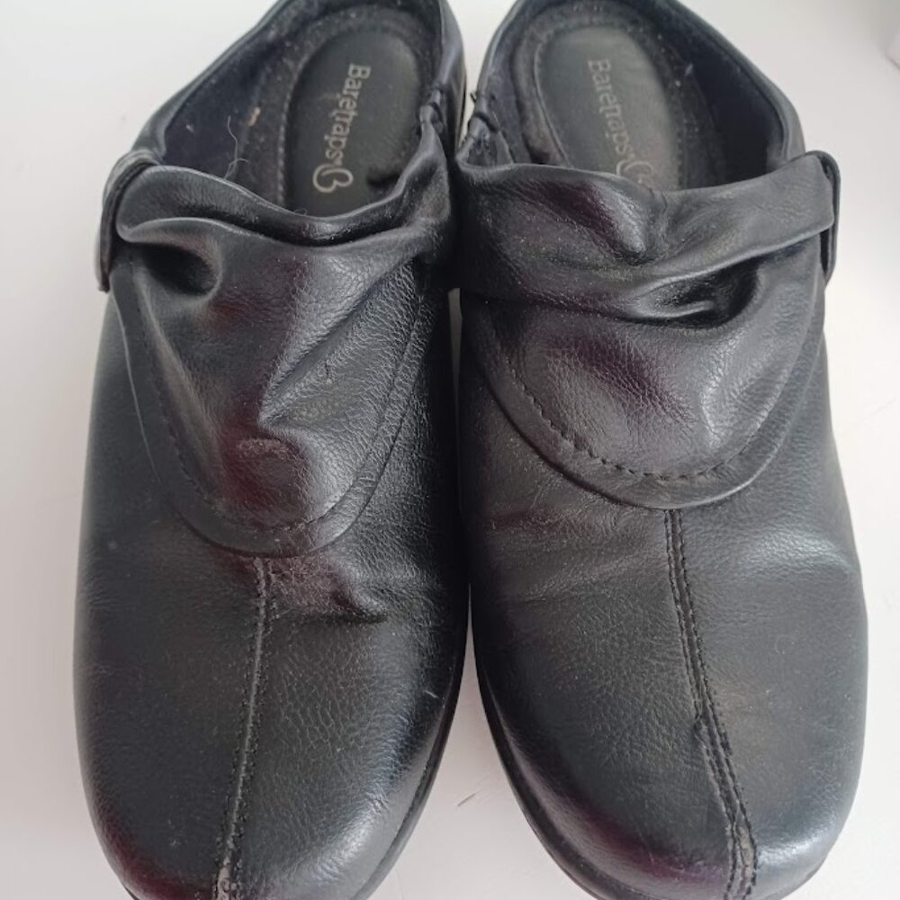 Baretrap black leather clogs. Size 7